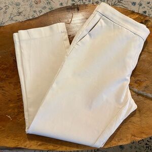 Ann Taylor Women’s Light Cream Capris